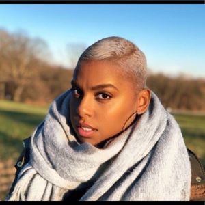 Meet your Posher, Maia